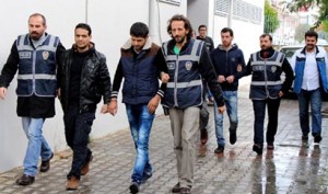 suriyeli-dolandiricilar-antalyada-yakalandif3337c73c3d947d9e763