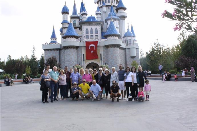 YENİ ALANYALILARDAN BAŞKAN YÜCEL’E KÜLTÜR TURU TEŞEKKÜRÜ YENİ ALANYALILARDAN BAŞKAN YÜCEL’E KÜLTÜR TURU TEŞEKKÜRÜ