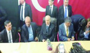 Cemaat ‘MHP’ dedi 1