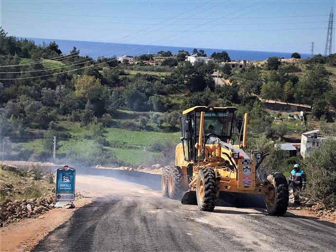 ALANYA BELEDİYESİ, MERKEZ VE KIRSAL MAHALLE YOLLARINDA BAKIM ONARIM ÇALIŞMASI BAŞLATTI ALANYA BELEDİYESİ, MERKEZ VE KIRSAL MAHALLE YOLLARINDA BAKIM ONARIM ÇALIŞMASI BAŞLATTI