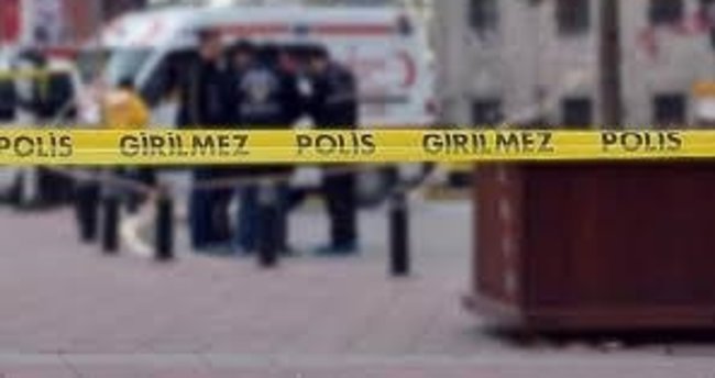 genç_kadınn_evinde_öl